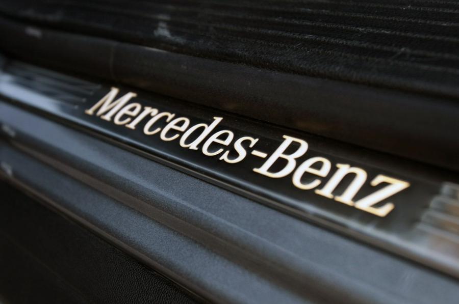  Mercedes-Benz ML350 BlueTEC 4Matic 2012 года  (фото 12 из 43)